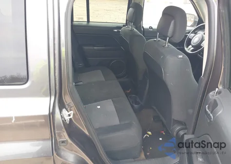 2016 Jeep Patriot Latitude z USA, uszkodzony, nr VIN 1C4NJRFB0GD742076